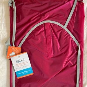 Eagle Creek Garment Folder